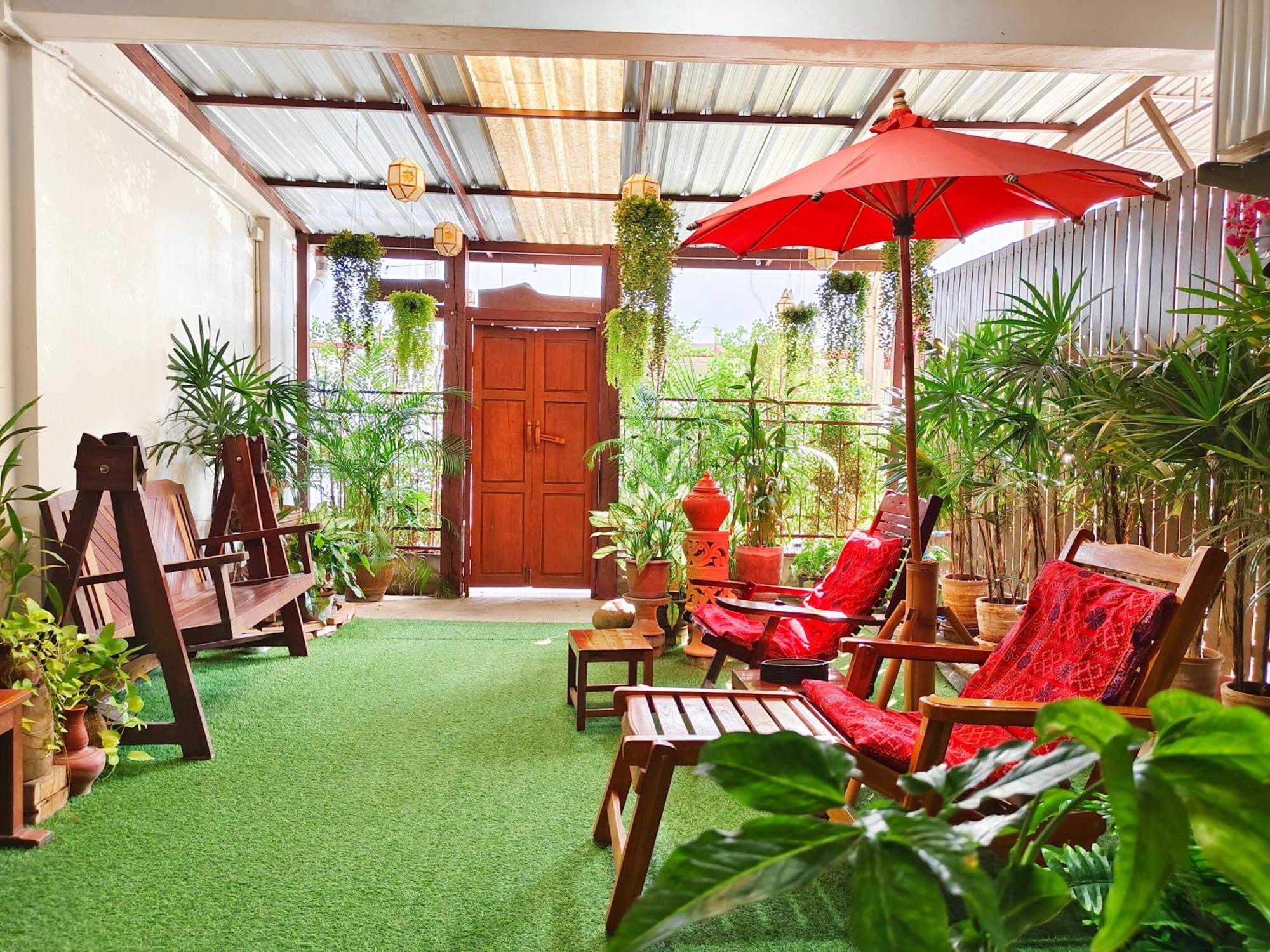 Aphilapa House *
